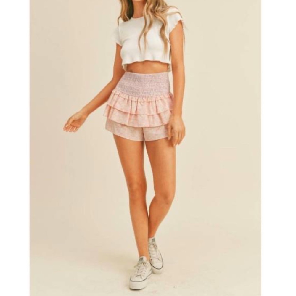 Brand New &Merci High Waist Layered Ruffled Shorts with Flaw Size Large